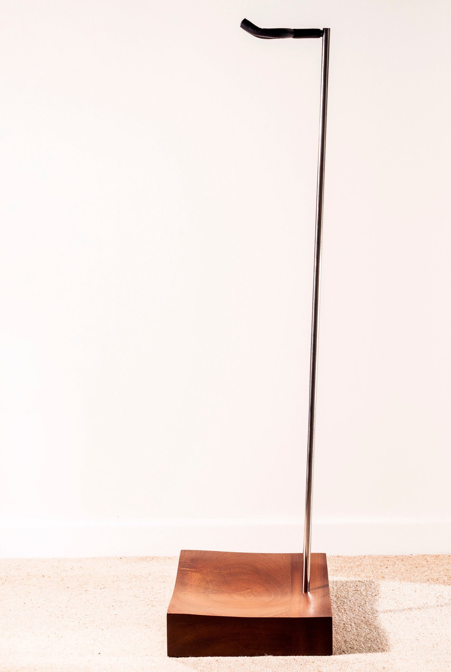 Support de guitare / basse en acajou - Concave - sculpté à la main par M-ski