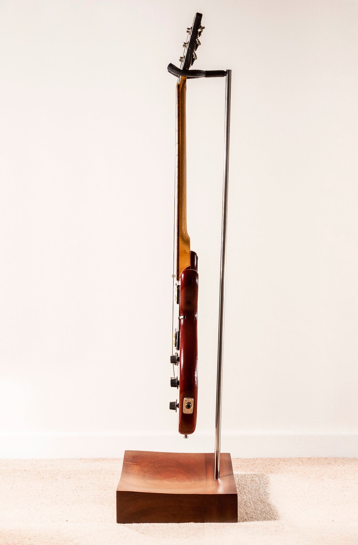 Mahogany Guitar stand - Concave - hand carved by M-ski