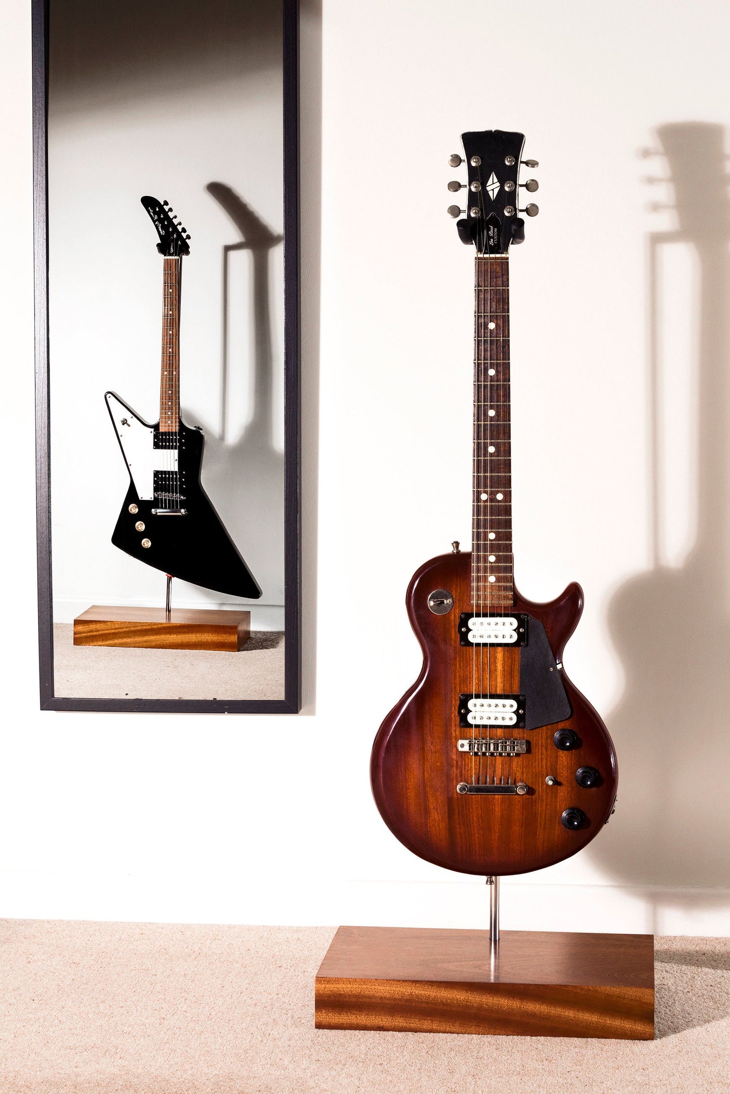 Mahogany Guitar / Bass stand - Cubic - by M-ski